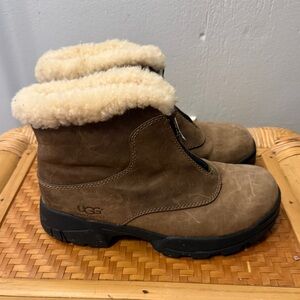 Brown Ugg winter boots with sherpa lining
